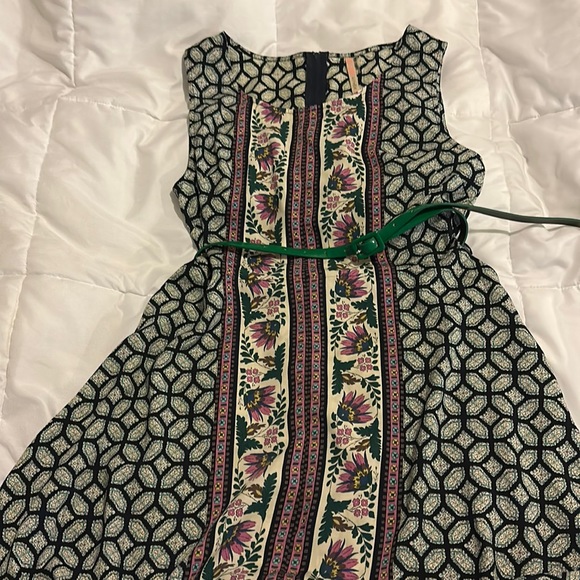 Poema Sleeveless Sheath Dual Pattern Front Belted - Picture 1 of 3